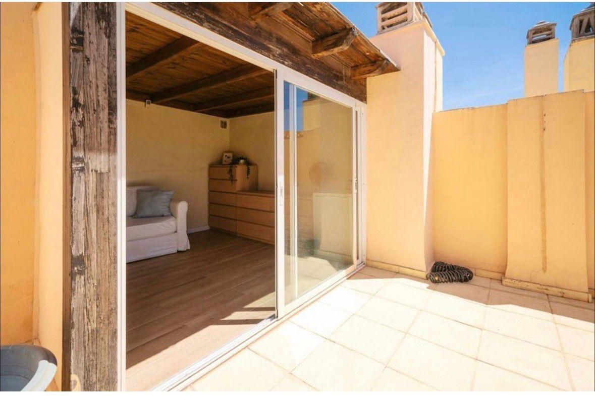 Media Temporada . Se alquila desde 15.9.26-30.6.27 magnifico Atico Duplex en zona Los Pacos  (Fuengirola)