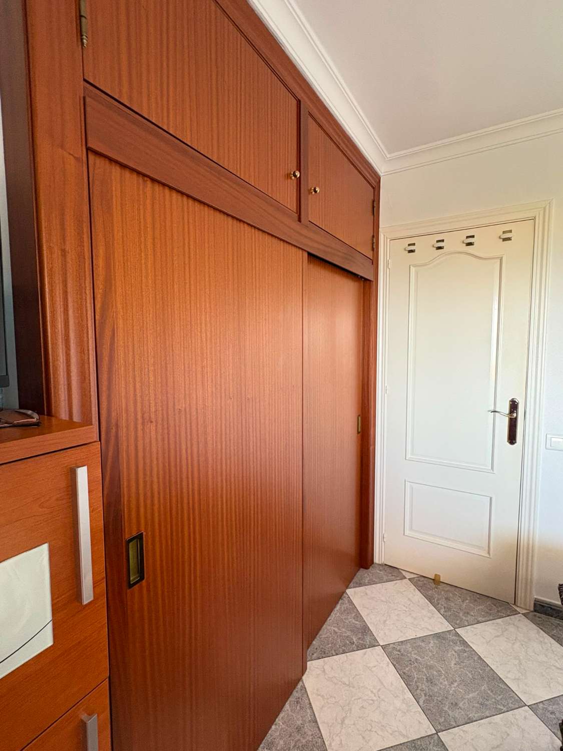 Mid-season . For rent from 1.11.26-31.5.2027 Nice apartment with sea views on the 1st line in Benalmadena