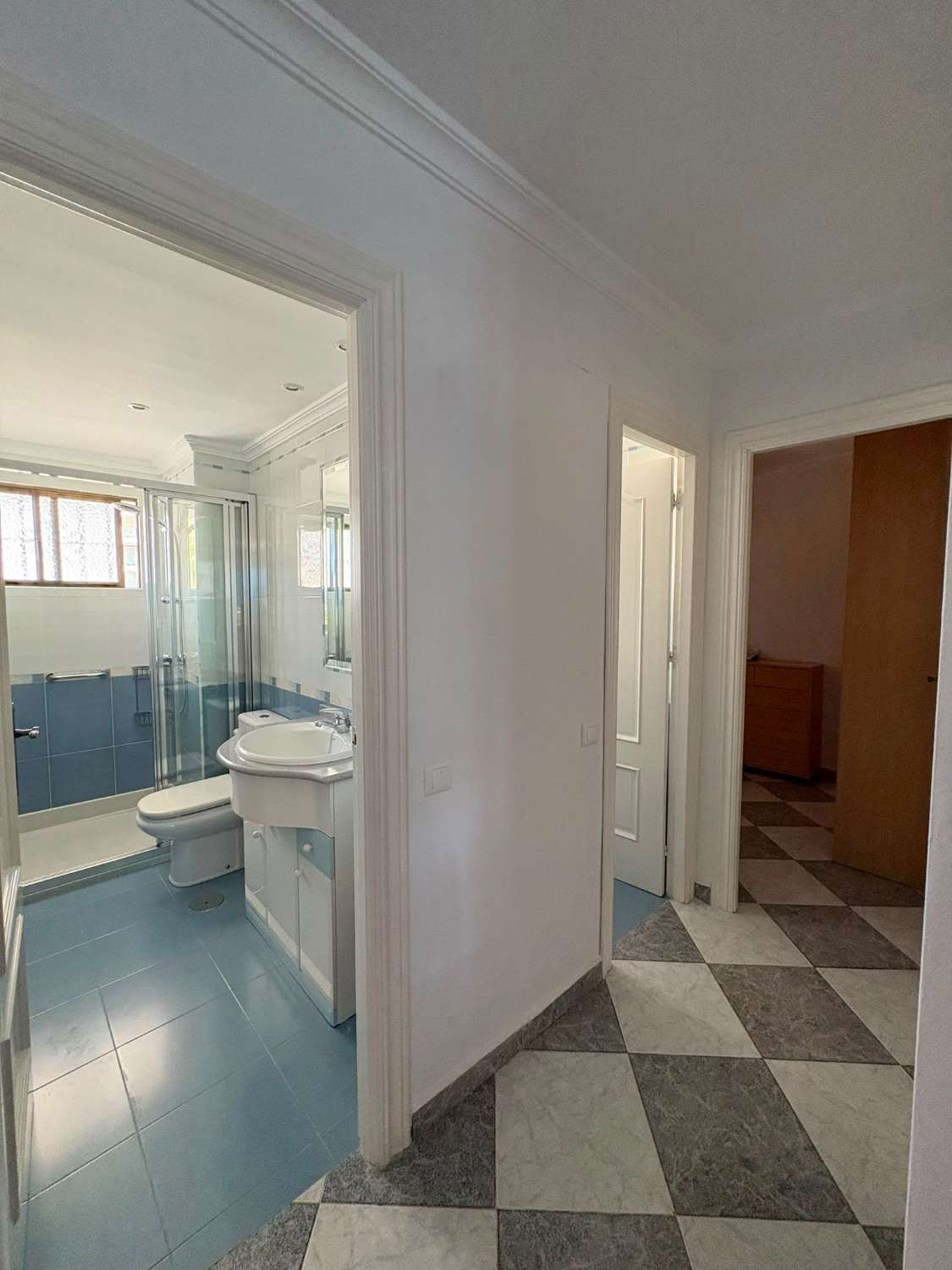 Mid-season . For rent from 1.11.26-31.5.2027 Nice apartment with sea views on the 1st line in Benalmadena