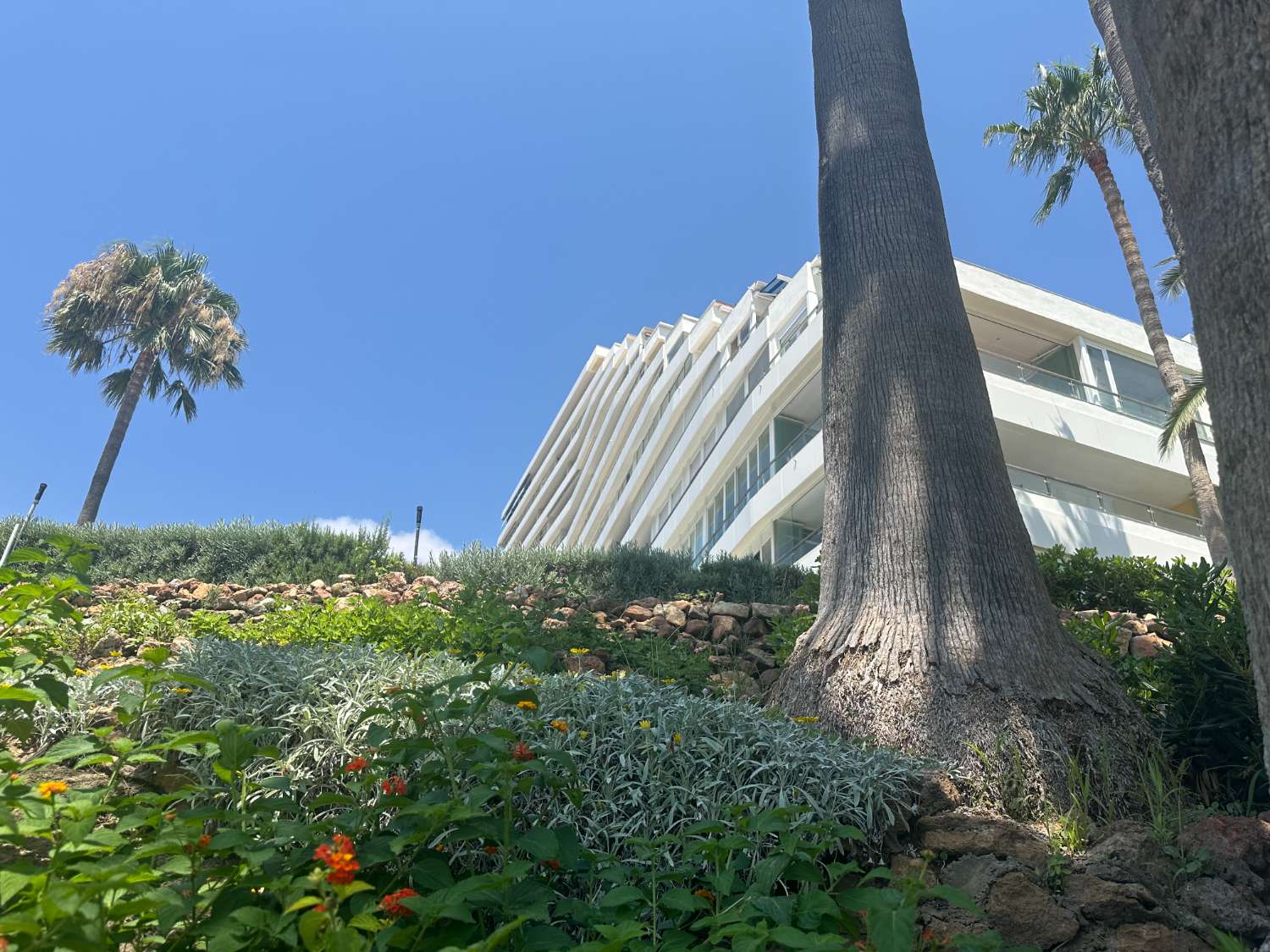 Mid-season . For rent from 1.11.26-31.5.2027 Nice apartment with sea views on the 1st line in Benalmadena