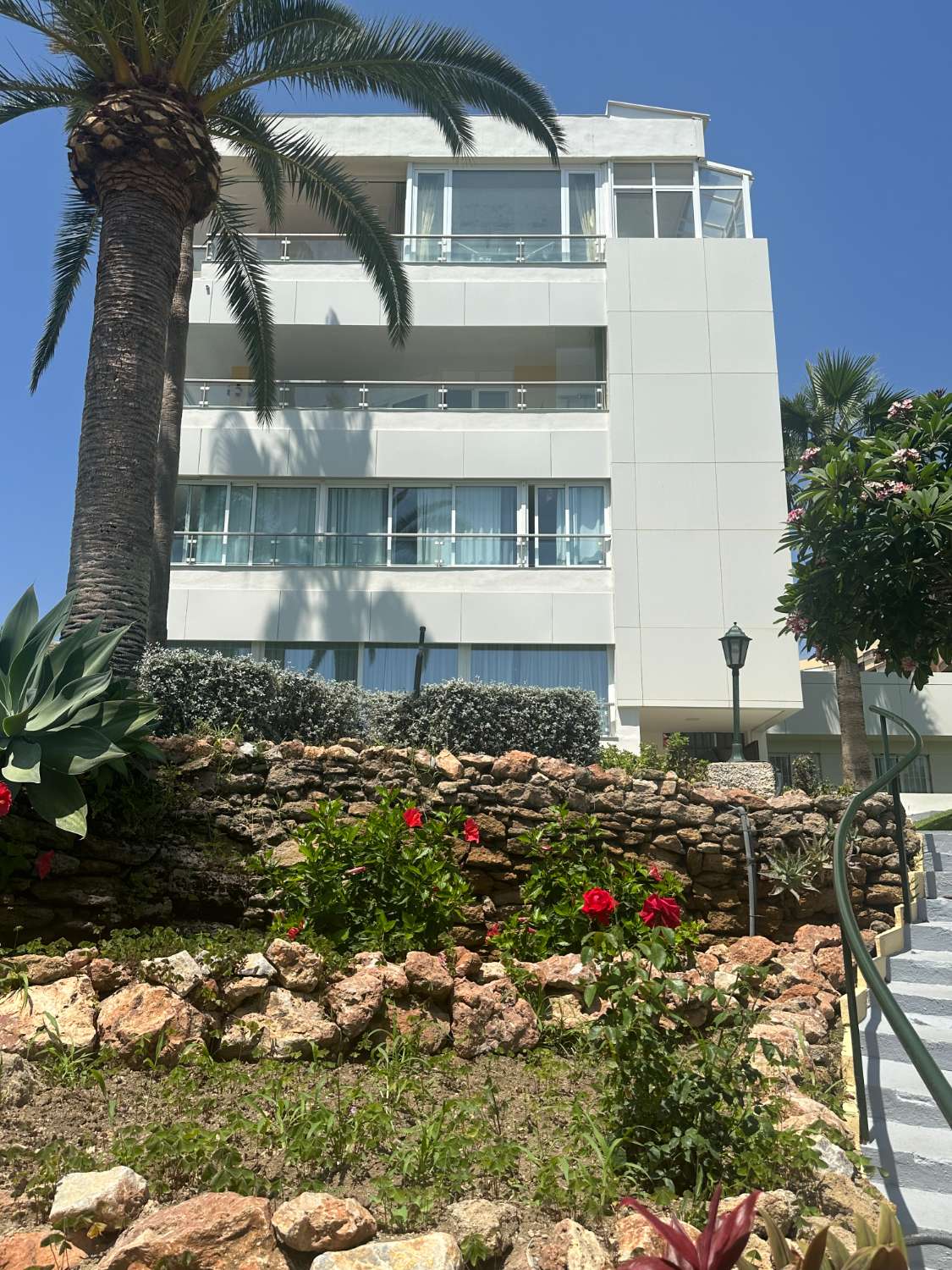 Mid-season . For rent from 1.11.26-31.5.2027 Nice apartment with sea views on the 1st line in Benalmadena