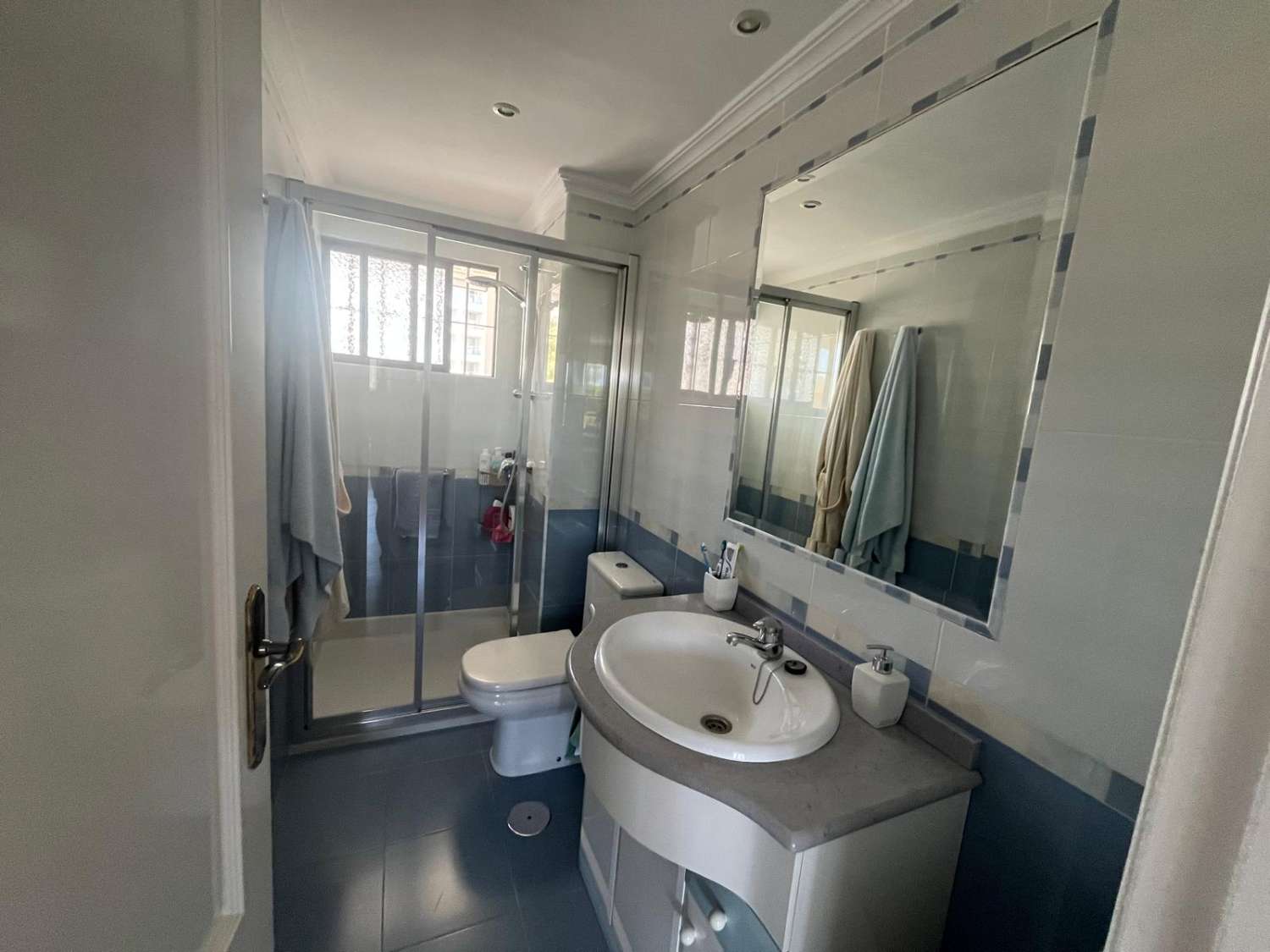 Mid-season . For rent from 1.11.26-31.5.2027 Nice apartment with sea views on the 1st line in Benalmadena