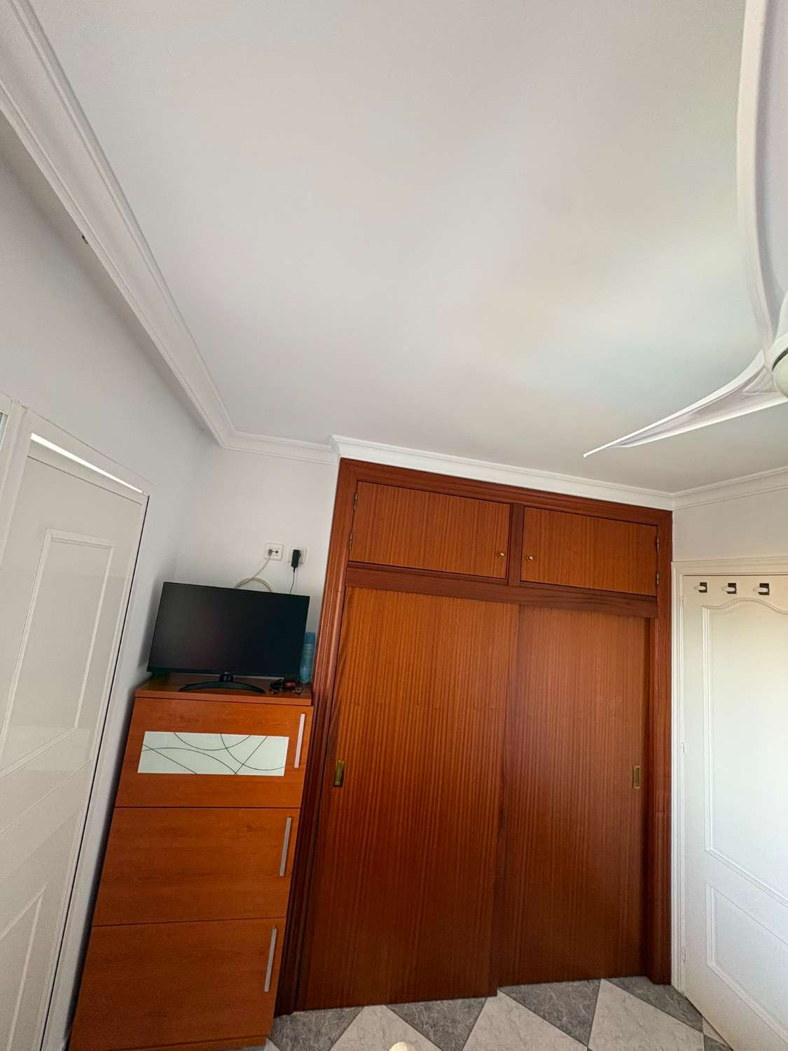 Mid-season . For rent from 1.11.26-31.5.2027 Nice apartment with sea views on the 1st line in Benalmadena