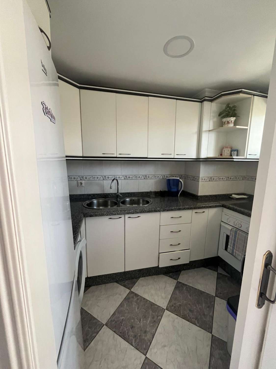 Mid-season . For rent from 1.11.26-31.5.2027 Nice apartment with sea views on the 1st line in Benalmadena
