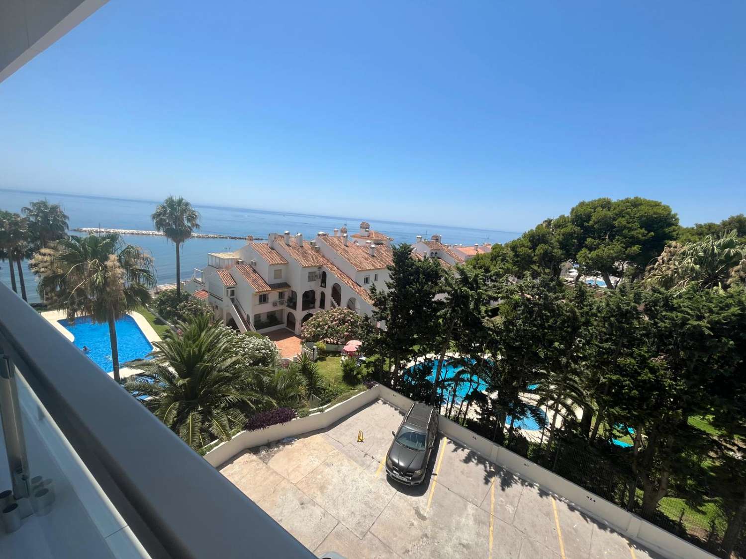 Mid-season . For rent from 1.11.26-31.5.2027 Nice apartment with sea views on the 1st line in Benalmadena