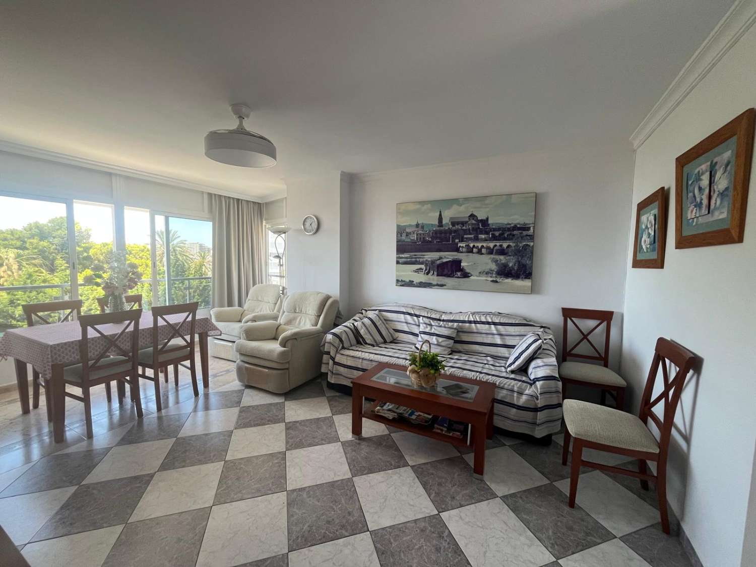Mid-season . For rent from 1.11.26-31.5.2027 Nice apartment with sea views on the 1st line in Benalmadena