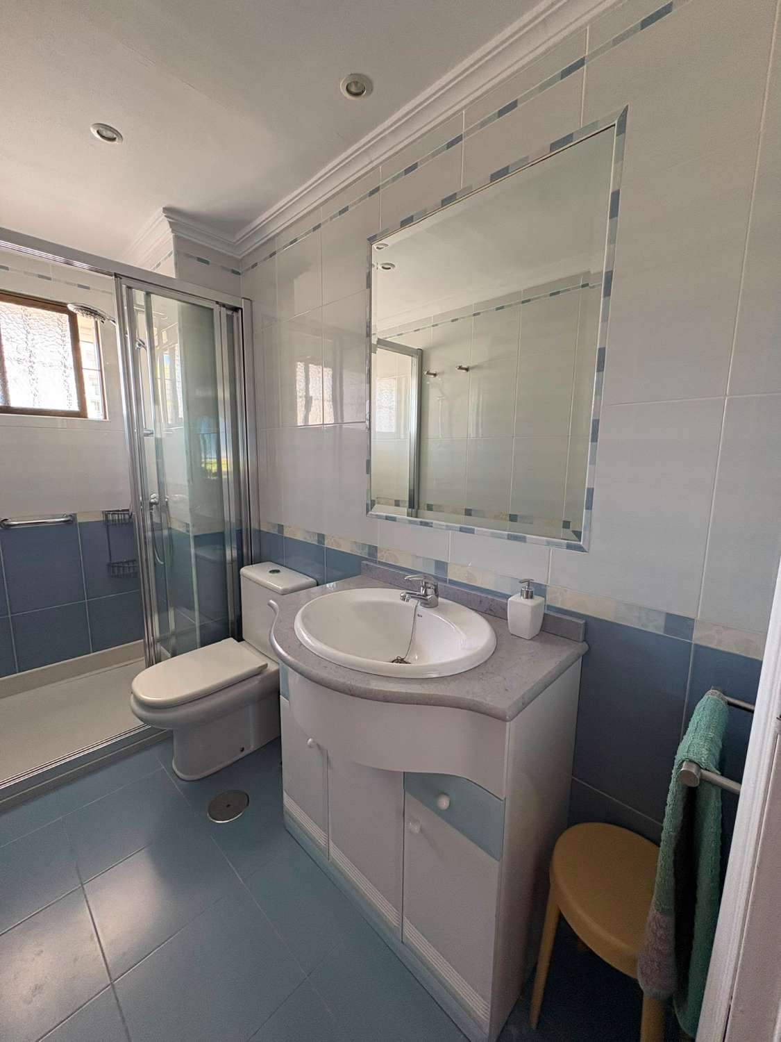 Mid-season . For rent from 1.11.26-31.5.2027 Nice apartment with sea views on the 1st line in Benalmadena
