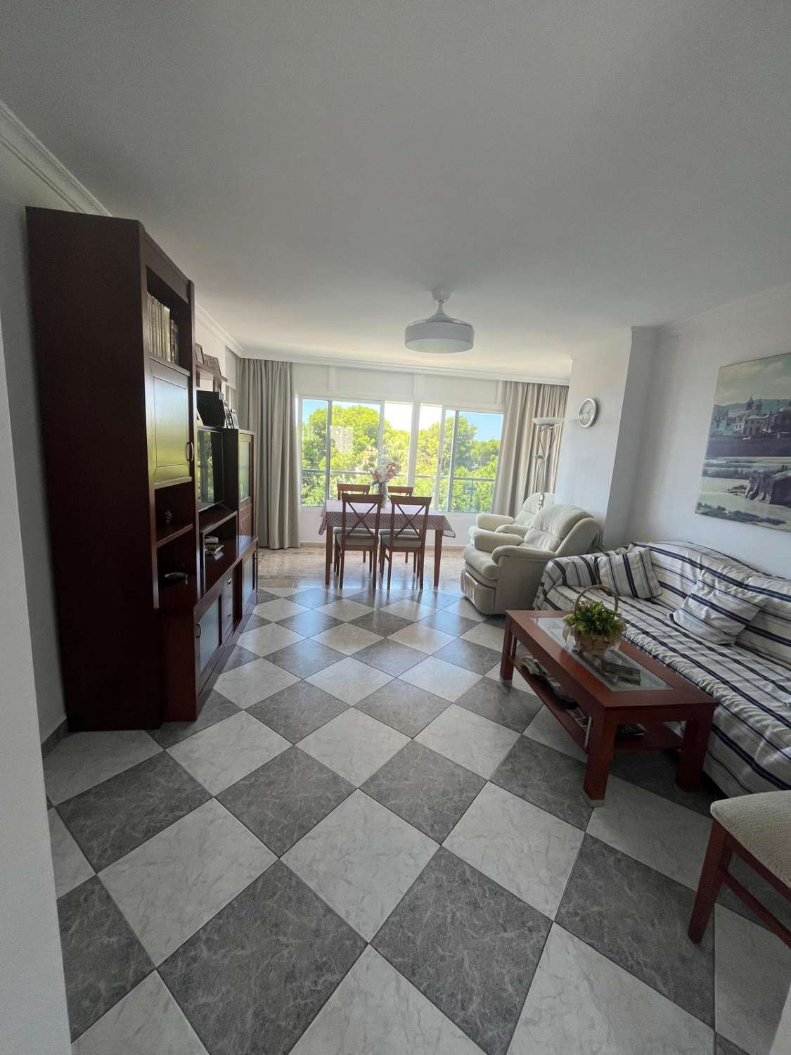 Mid-season . For rent from 1.11.26-31.5.2027 Nice apartment with sea views on the 1st line in Benalmadena