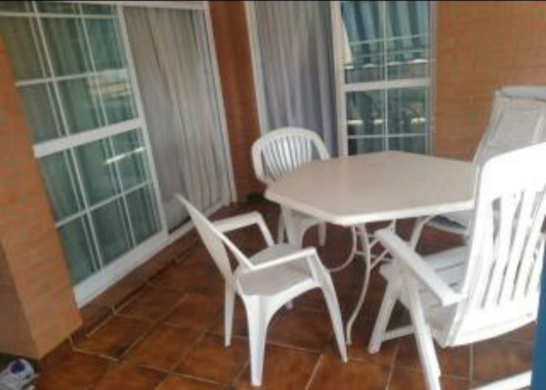 Media temporada . Se alquila desde 1.9.26-30.6.27 bonito apartamento con vistas al mar en 2ª linea de playa en  Fuengirola