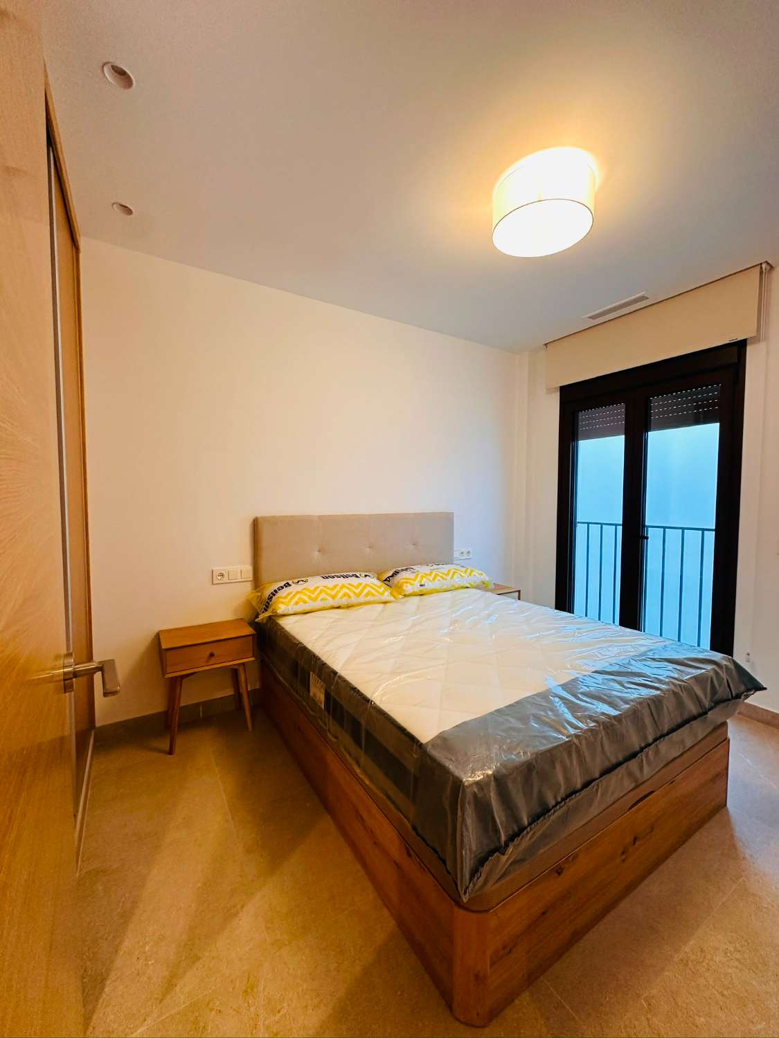 Un bel appartement tout neuf à louer en plein centre de Fuengirola pour une longue durée
