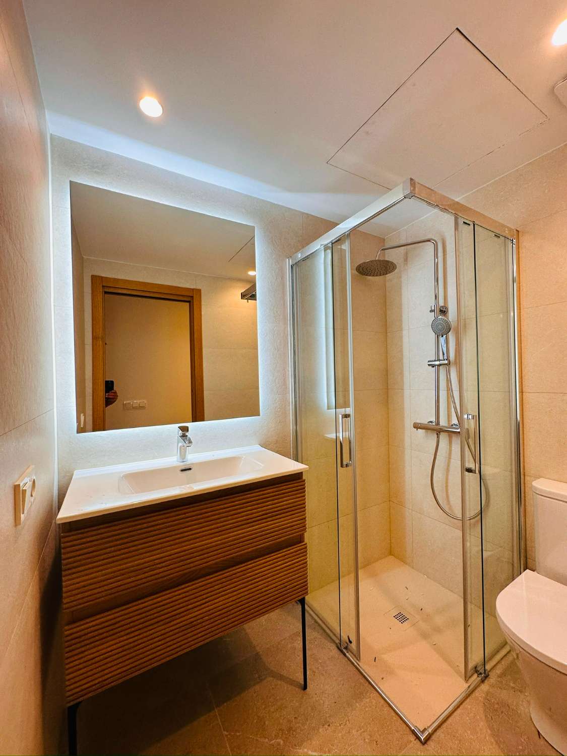 Un bel appartement tout neuf à louer en plein centre de Fuengirola pour une longue durée
