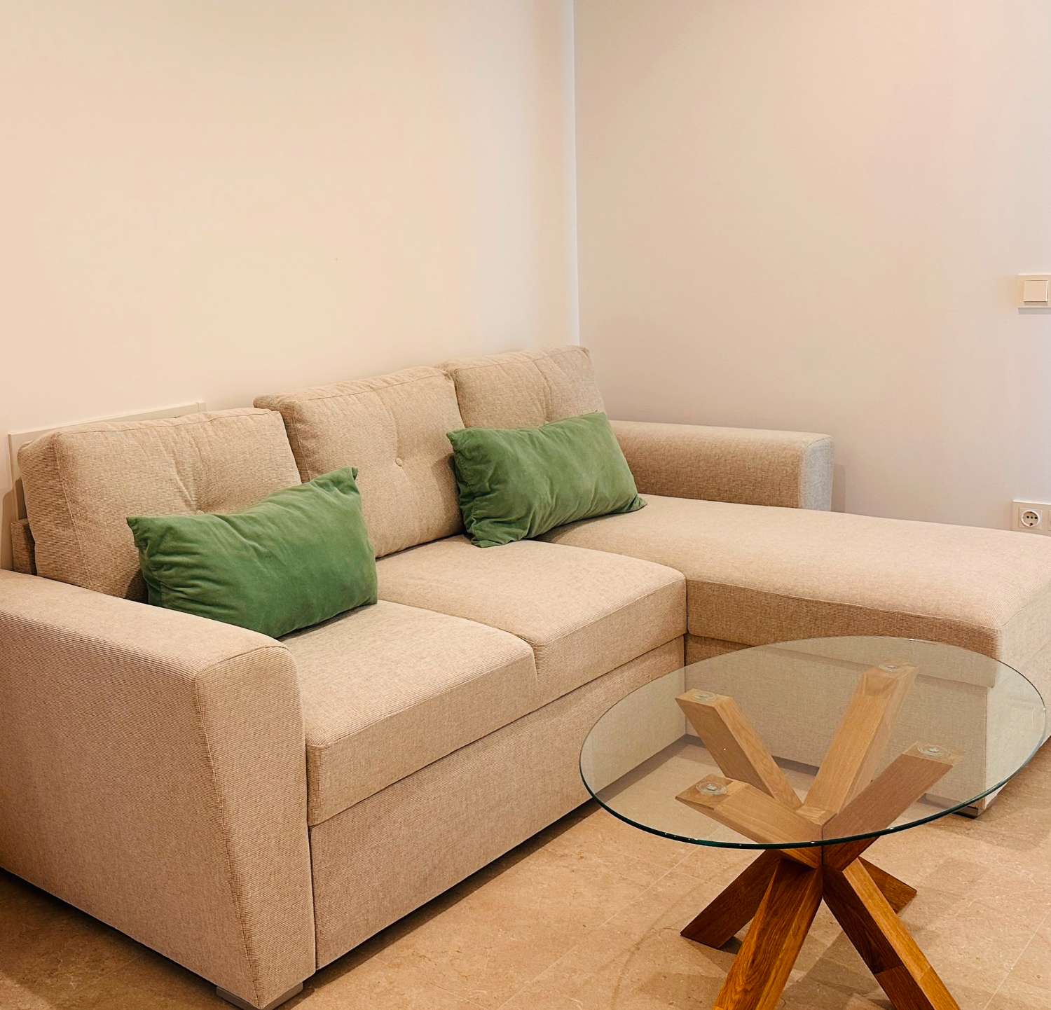 Un bel appartement tout neuf à louer en plein centre de Fuengirola pour une longue durée