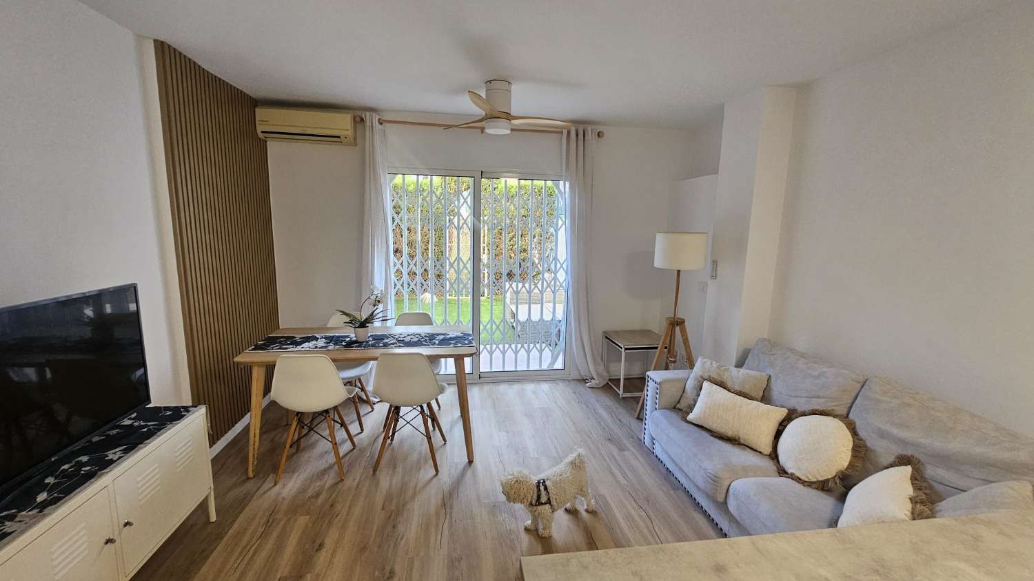 Larga temporada . Se alquila bonito apartamento en planta baja  zona  El Pinillo Torremolinos