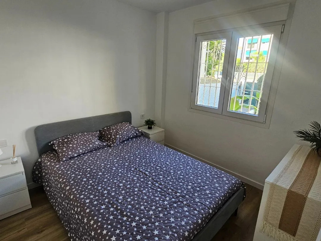 Larga temporada . Se alquila bonito apartamento en planta baja  zona  El Pinillo Torremolinos