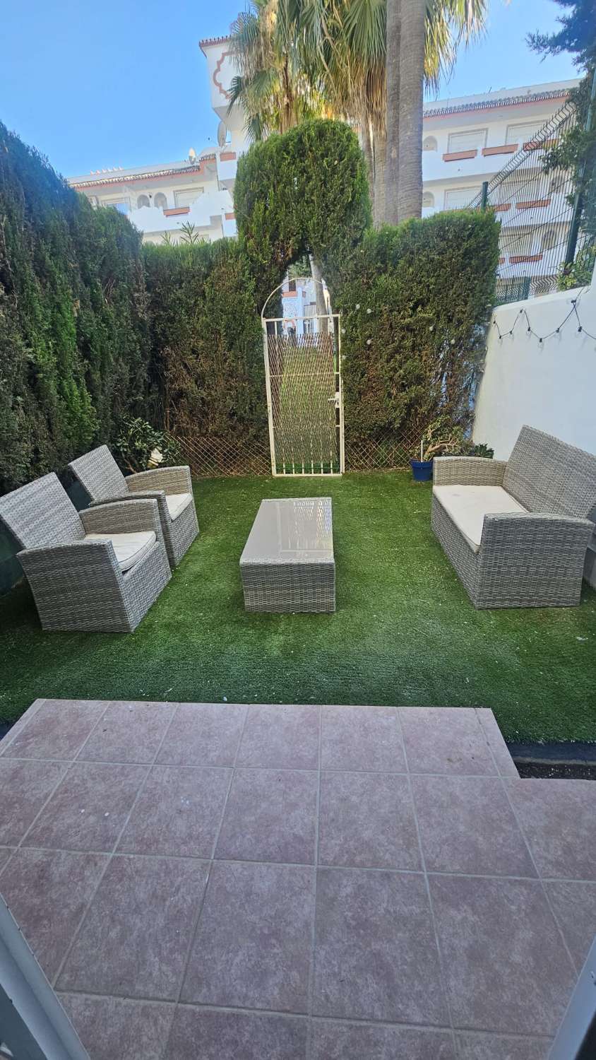 Larga temporada . Se alquila bonito apartamento en planta baja  zona  El Pinillo Torremolinos