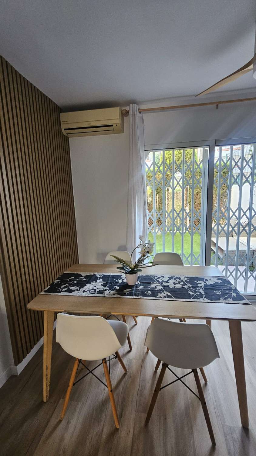 Larga temporada . Se alquila bonito apartamento en planta baja  zona  El Pinillo Torremolinos