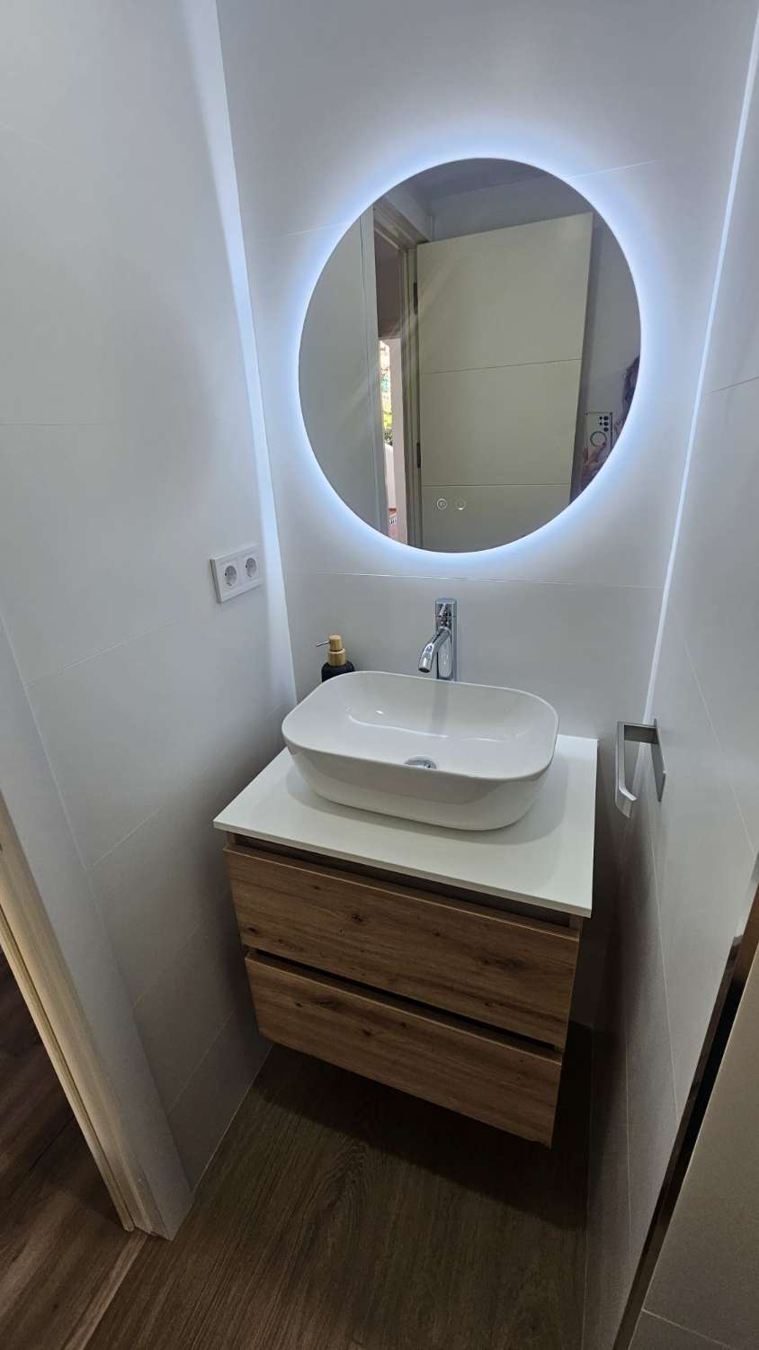 Media Temporada . Se alquila  desde 1.9.26-30.6.27 bonito apartamento en planta baja  zona  El Pinillo Torremolinos