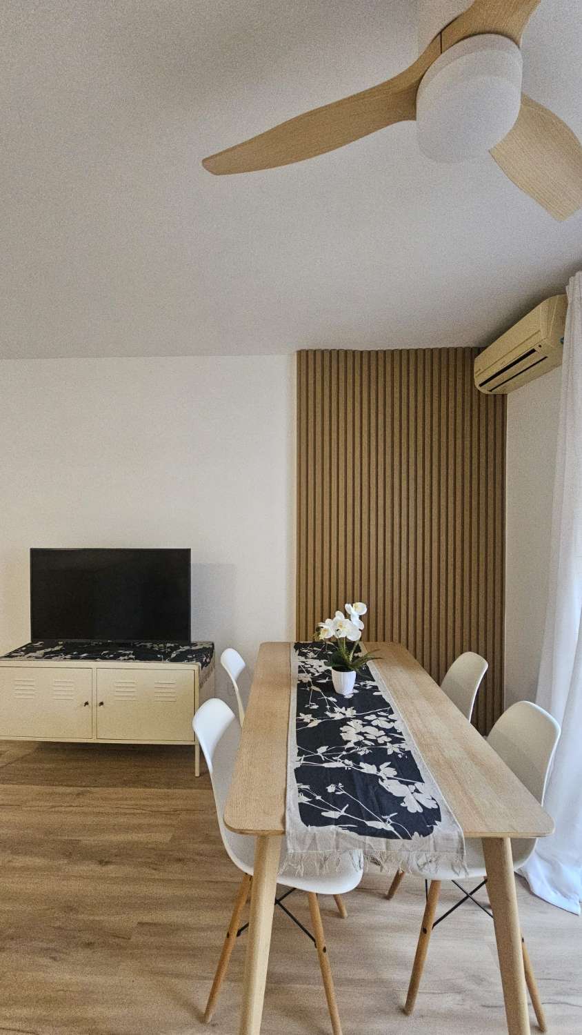 Media Temporada . Se alquila  desde 1.9.26-30.6.27 bonito apartamento en planta baja  zona  El Pinillo Torremolinos