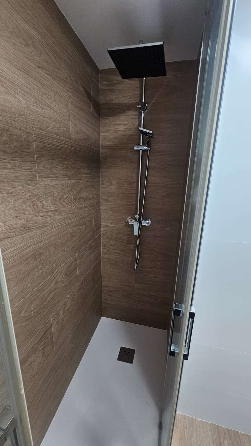Media Temporada . Se alquila  desde 1.9.26-30.6.27 bonito apartamento en planta baja  zona  El Pinillo Torremolinos