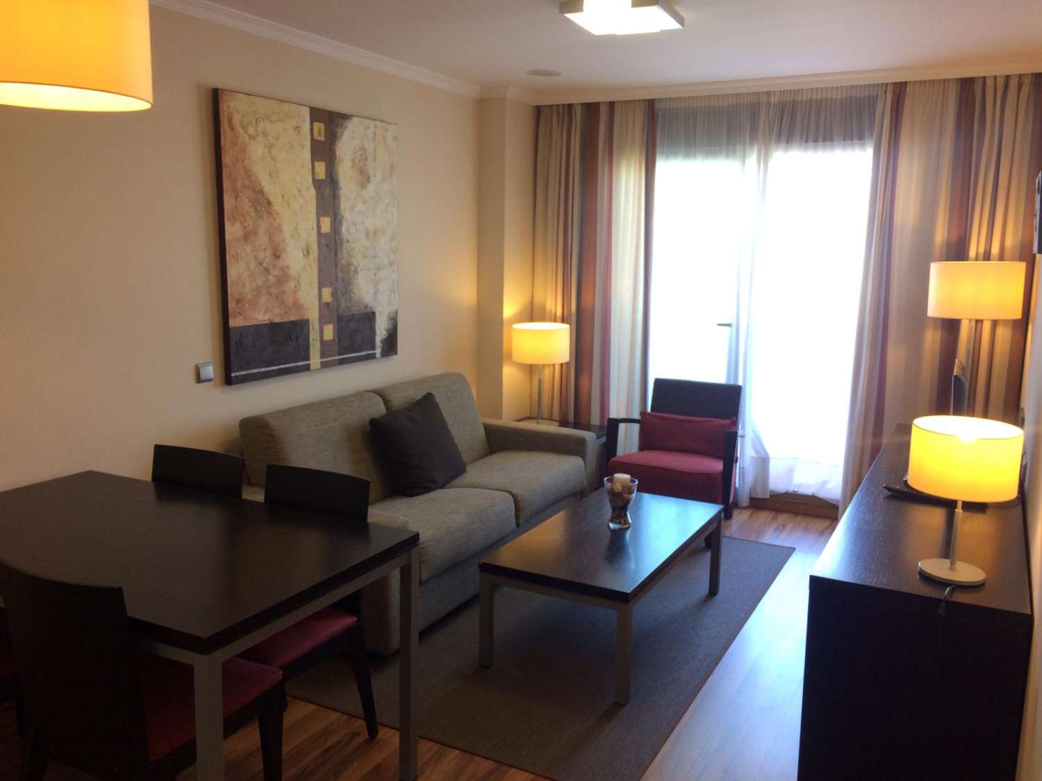 Media Temporada . Se  Alquila desde1.9.26-30.6.27 bonito apartamento  con vistas laterales al mar a 200 metros de la playa en Benalmadena