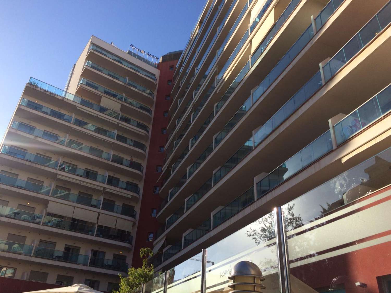 Media Temporada . Se  Alquila desde1.9.26-30.6.27 bonito apartamento  con vistas laterales al mar a 200 metros de la playa en Benalmadena