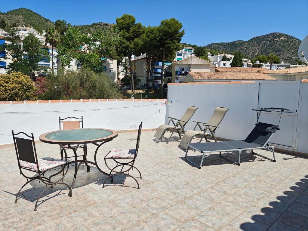 Larga temporada . Se alquila desde 15.8.26 bonito  atico duplex con vistas al mar en Benalmádena Pueblo