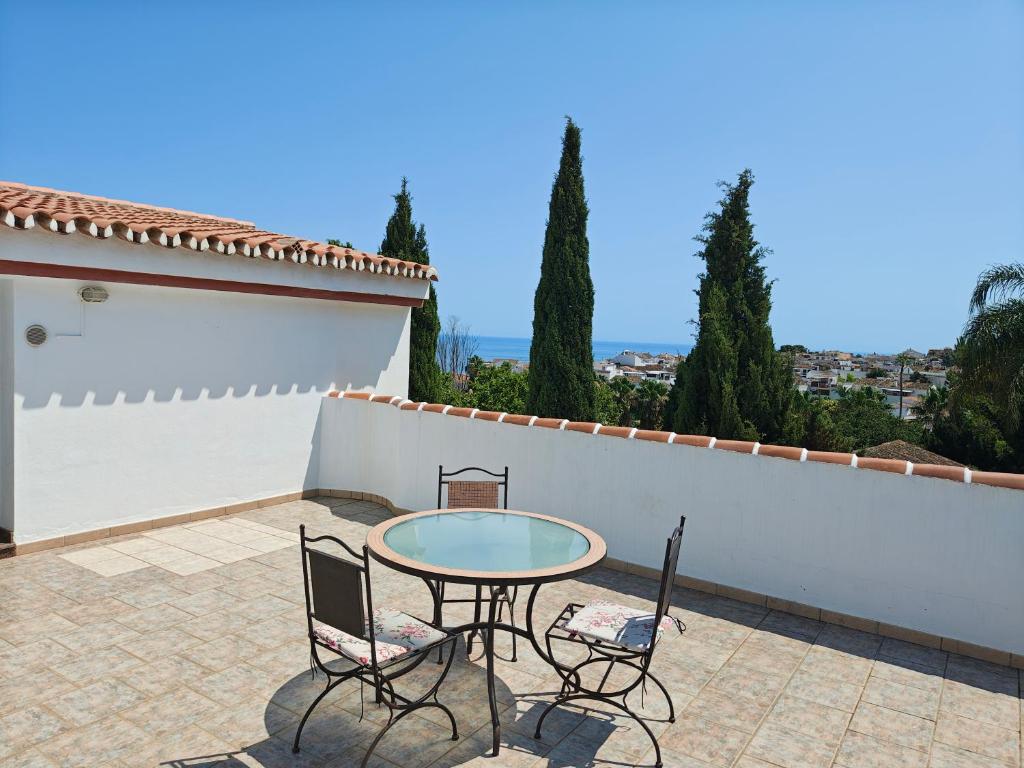 Larga temporada . Se alquila desde 15.8.26 bonito  atico duplex con vistas al mar en Benalmádena Pueblo