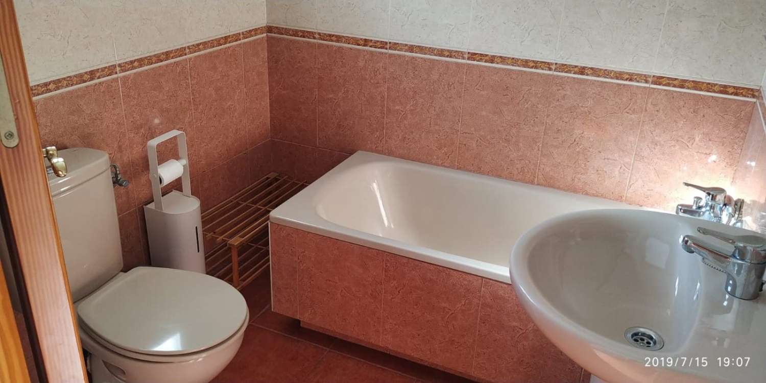 Larga temporada . Se alquila desde 15.8.26 bonito  atico duplex con vistas al mar en Benalmádena Pueblo