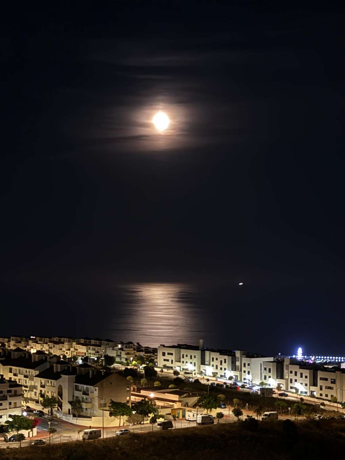 Se alquila por larga temporada bonito  Atico Duplex desde 1.9.26  con impresionantes  vistas al mar en zona Santangelo  Benalmadena
