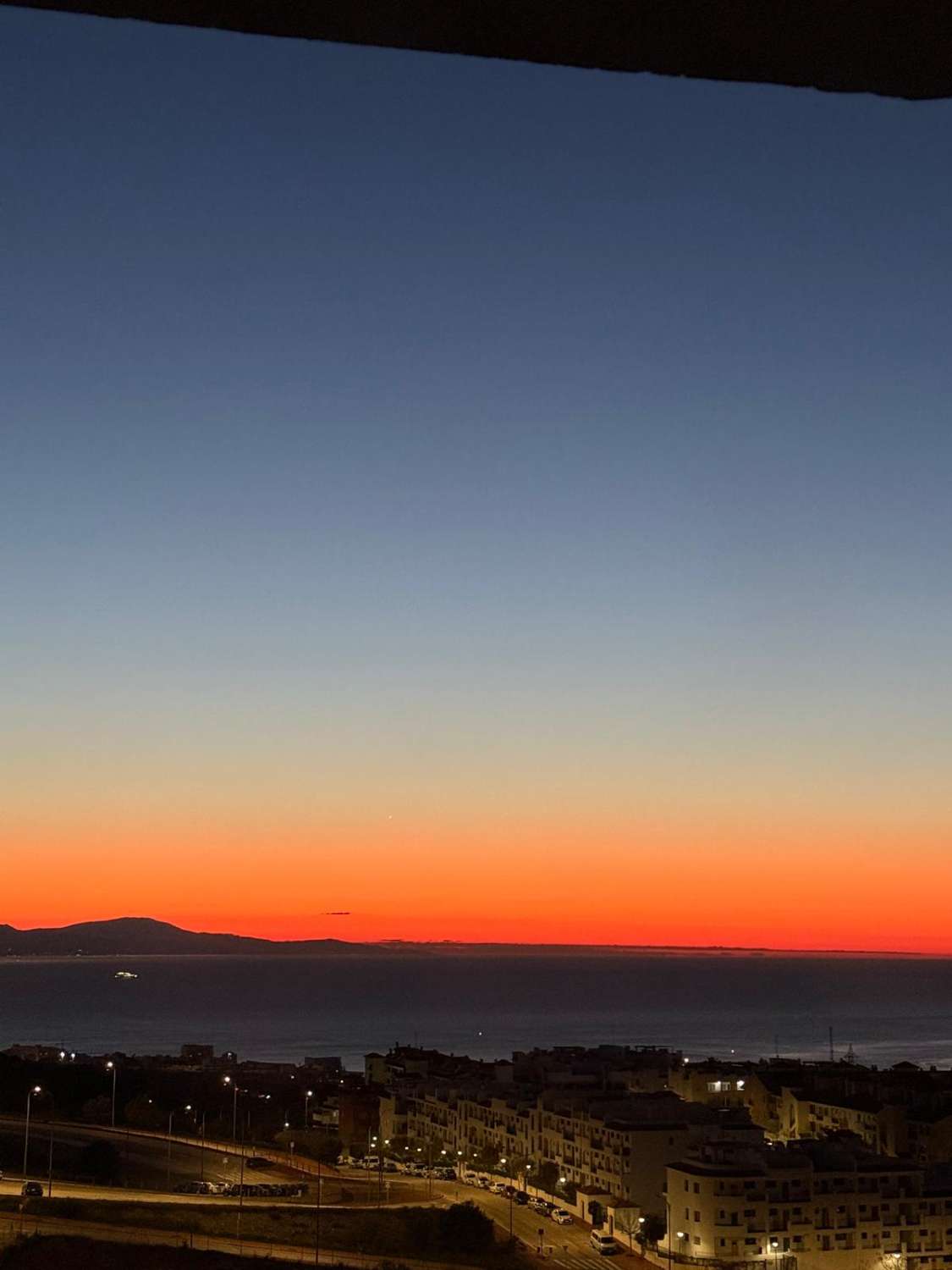 Se alquila por larga temporada bonito  Atico Duplex desde 1.9.26  con impresionantes  vistas al mar en zona Santangelo  Benalmadena