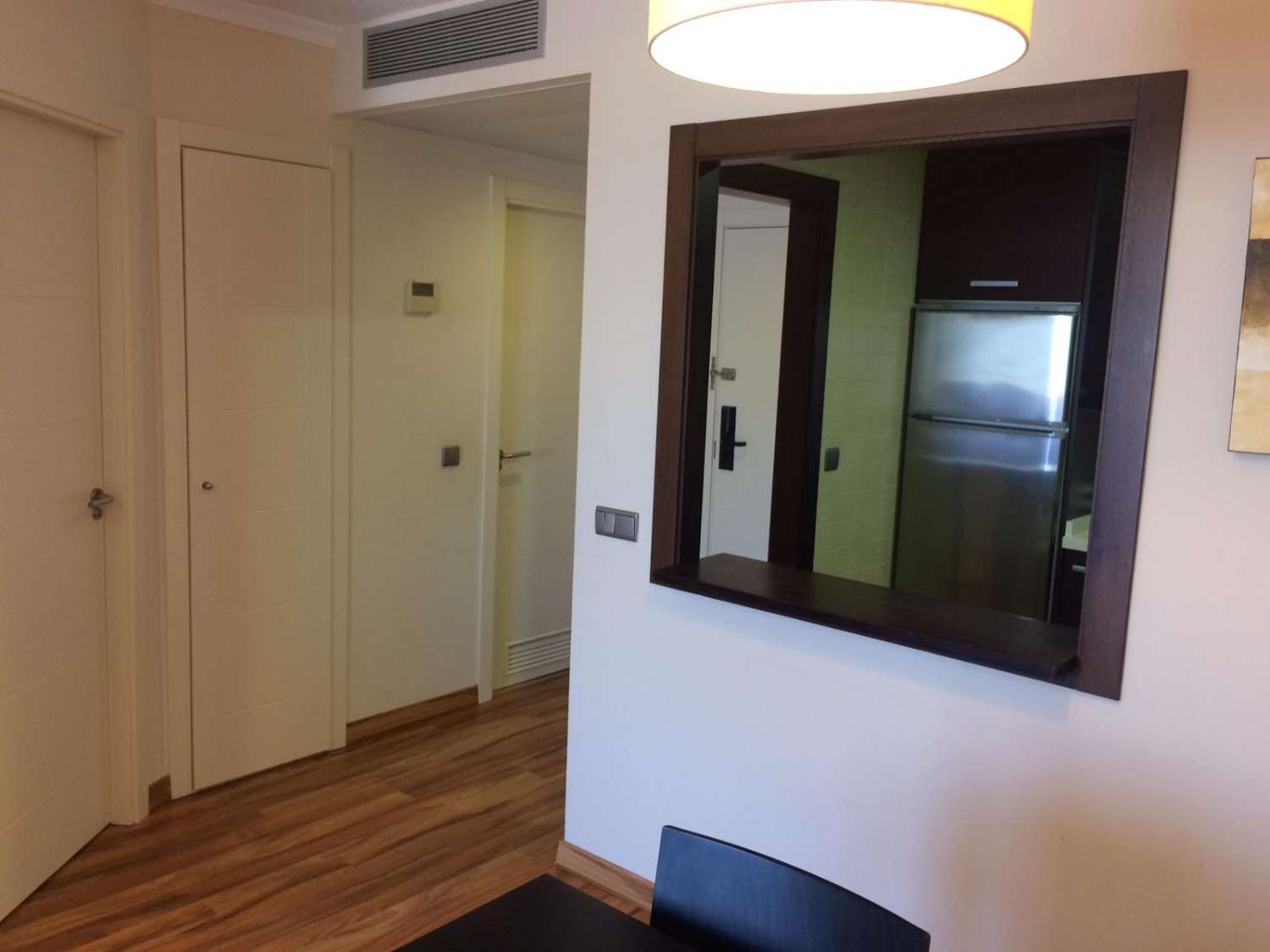 Se  Alquila  por larga temporada desde1.9.26 bonito apartamento  con vistas laterales al mar a 200 metros de la playa en Benalmadena