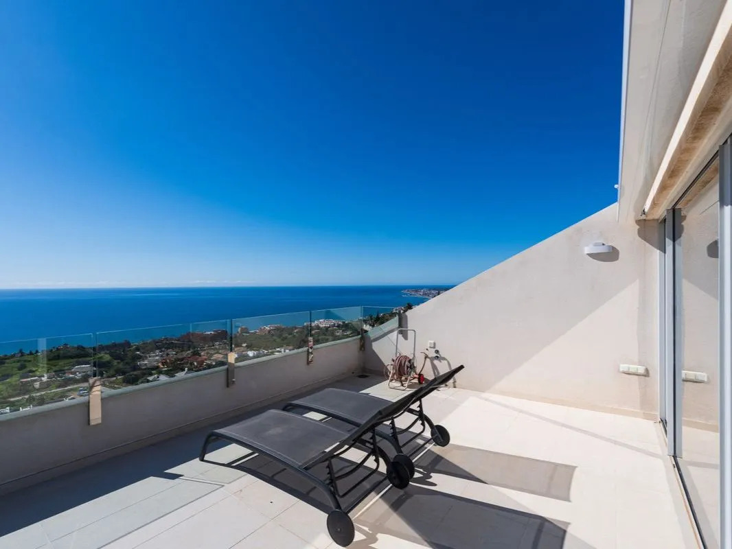 Magnificent Luxury Duplex Penthouse for sale with sea views in Retamar area ( El Higueron ) Benalmadena