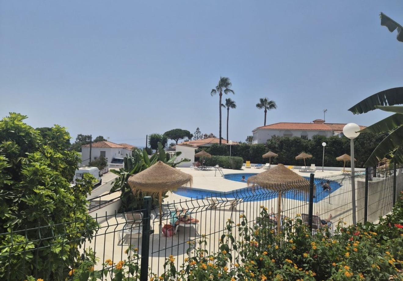 Pieni huoneisto myynnissä Calaburra - Chaparral (Mijas)