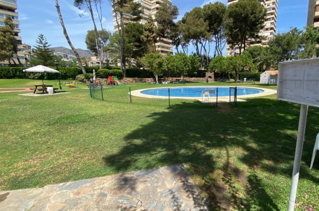 Larga temporada .Se alquila desde 1.9.26 bonito Estudio  en Playamar ( Torremolinos )
