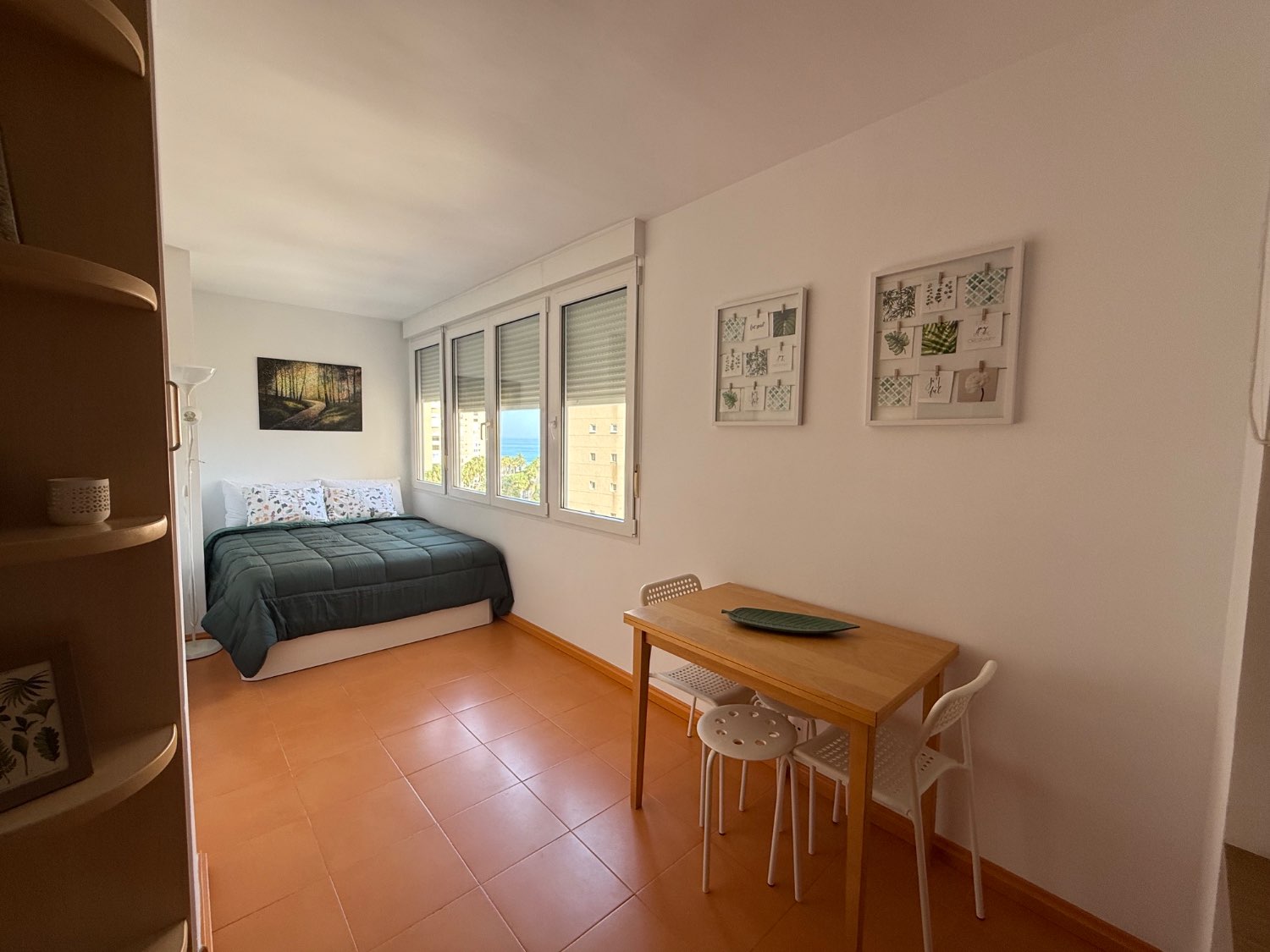 Larga temporada .Se alquila desde 1.9.26 bonito Estudio  en Playamar ( Torremolinos )