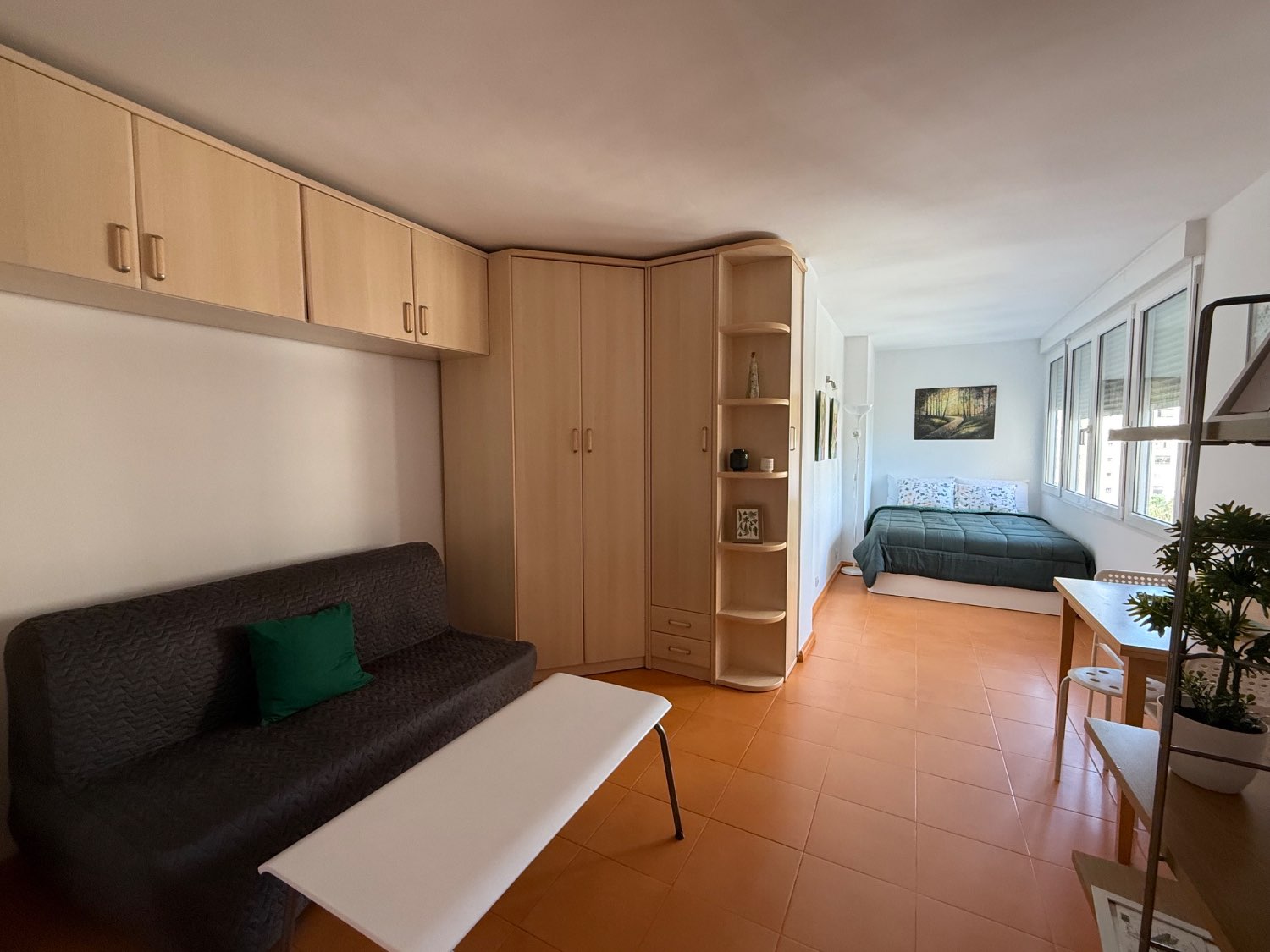 Larga temporada .Se alquila desde 1.9.26 bonito Estudio  en Playamar ( Torremolinos )
