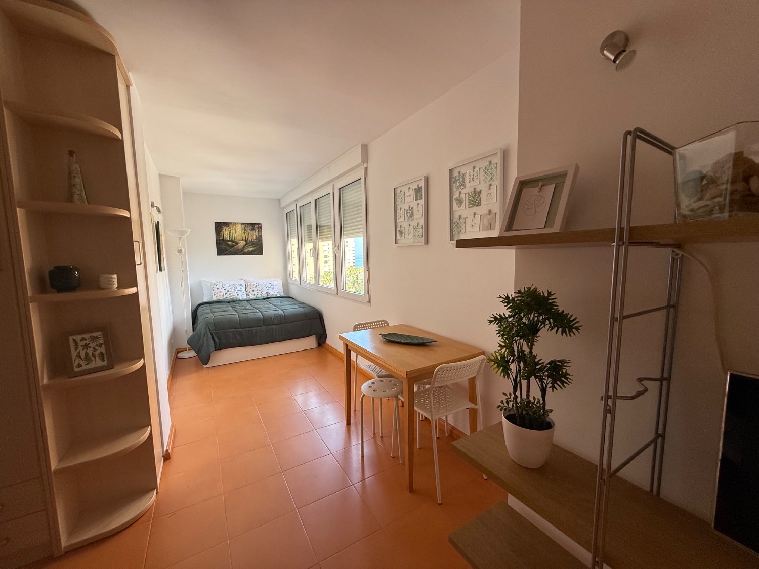 Larga temporada .Se alquila desde 1.9.26 bonito Estudio  en Playamar ( Torremolinos )