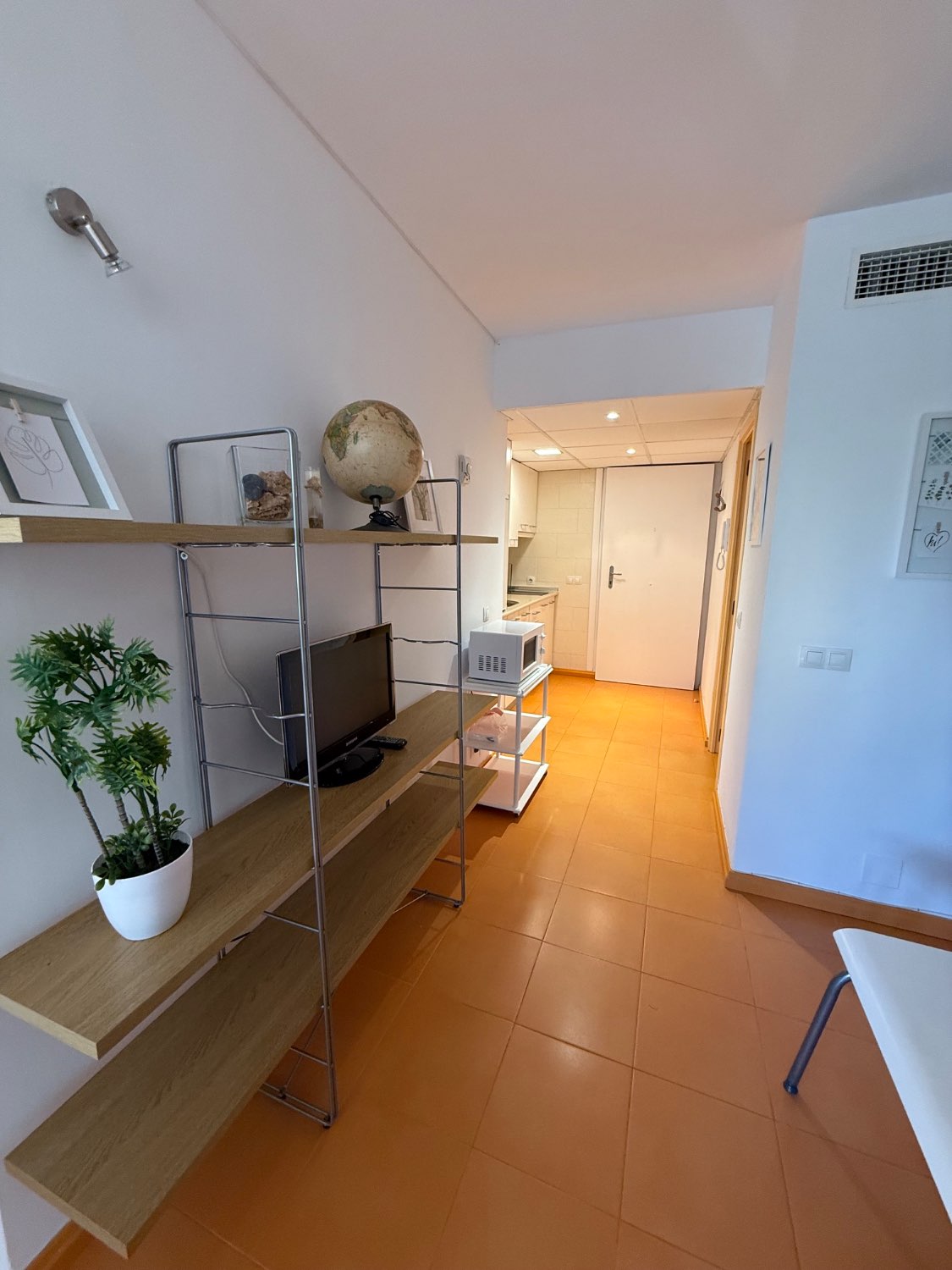 Larga temporada .Se alquila desde 1.9.26 bonito Estudio  en Playamar ( Torremolinos )