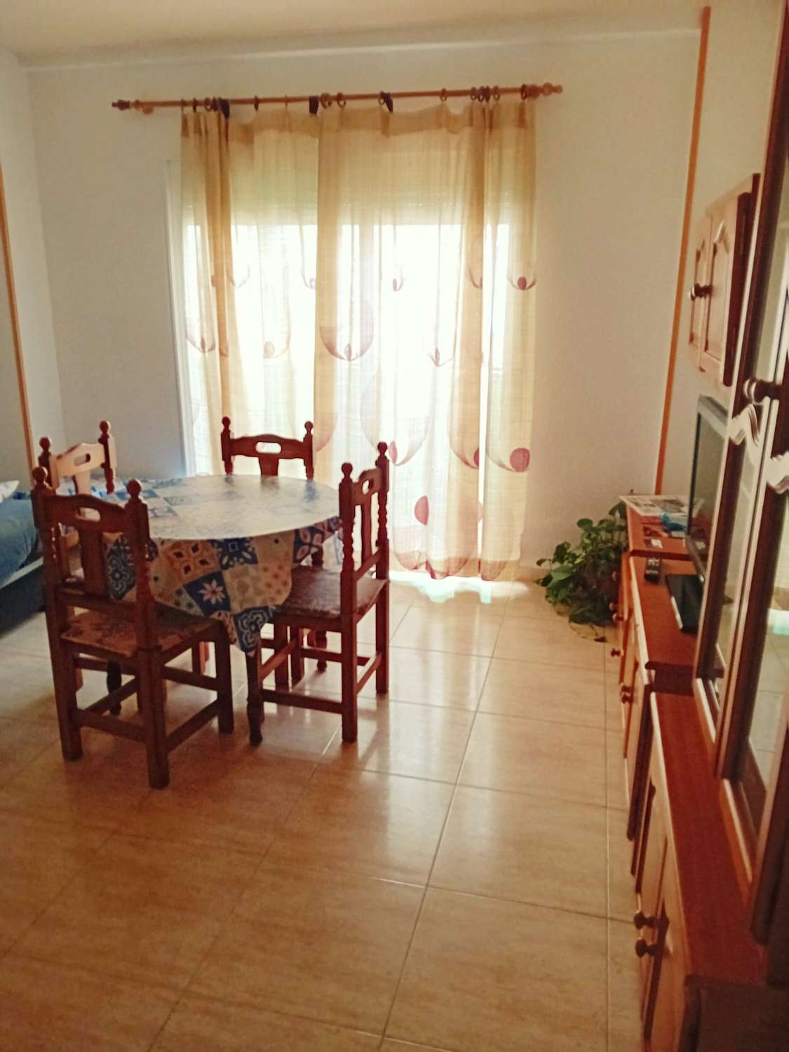 MEDIA TEMPORADA . SE ALQUILA DESDE 01/1/27 -30/6/27  BONTIO APARTAMENTO EN FUENGIROLA CON EXCELENTE UBICACIÓN