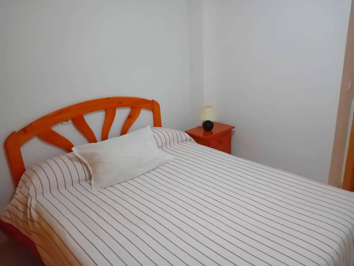 MEDIA TEMPORADA . SE ALQUILA DESDE 01/1/27 -30/6/27  BONTIO APARTAMENTO EN FUENGIROLA CON EXCELENTE UBICACIÓN