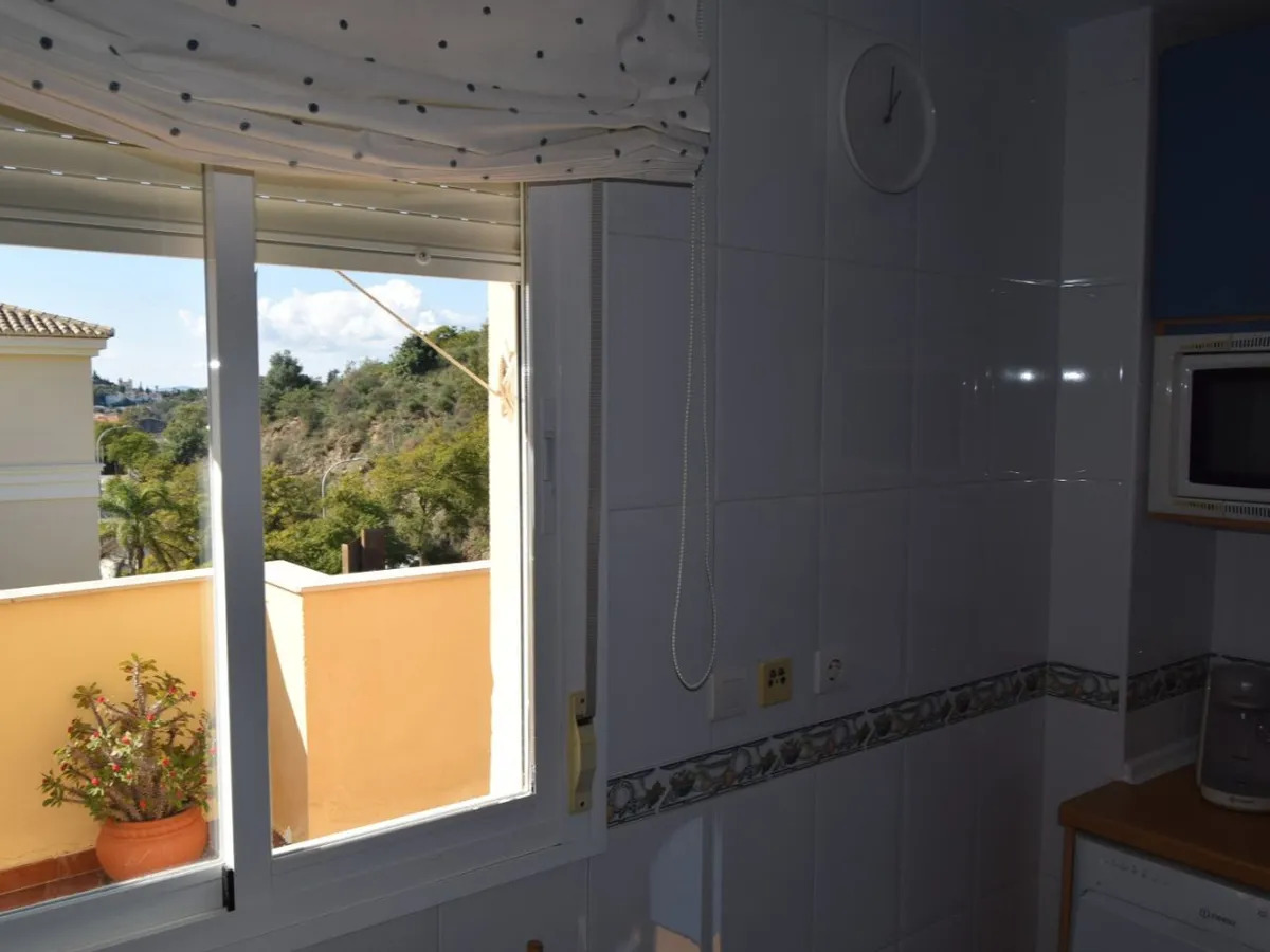 Larga Temporada. Se alquila  maravilloso Atico  con vistas al mar en zona Nueva Torrequebrada a 600 metros de la playa en Benalmadena