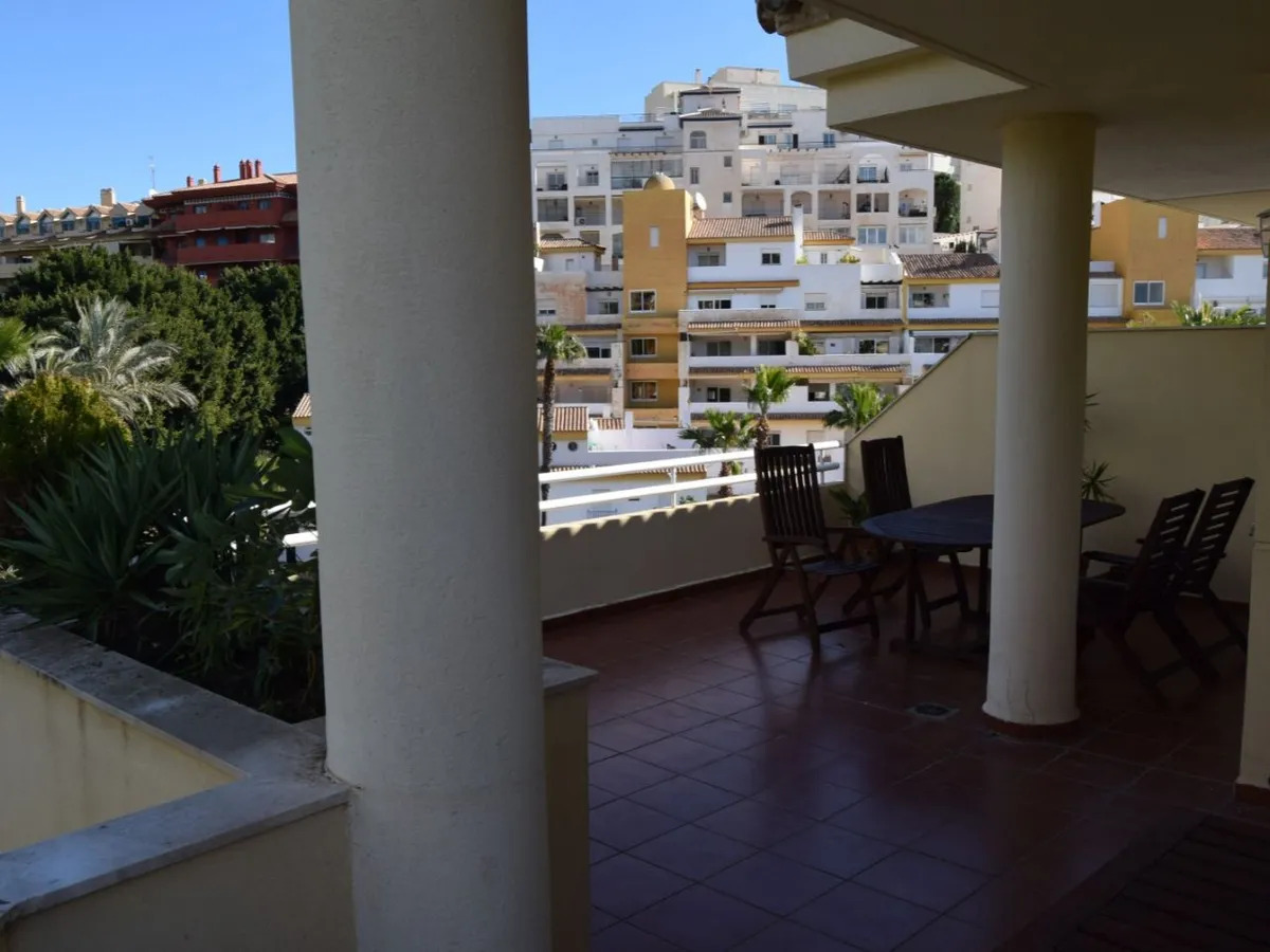 Larga Temporada. Se alquila  maravilloso Atico  con vistas al mar en zona Nueva Torrequebrada a 600 metros de la playa en Benalmadena