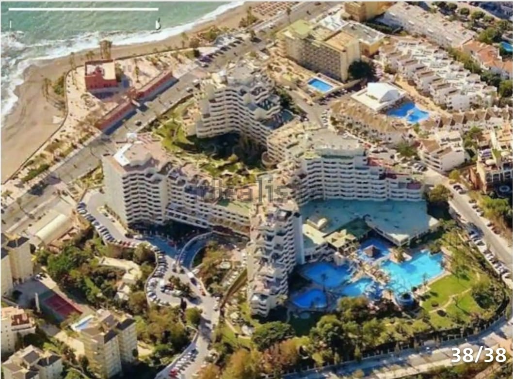 Media Temporada .Se alquila desde  01/09/2026 hasta 31/05/ 2027 bonito apartamento en  2ª línea deplaya en Benalmadena Costa