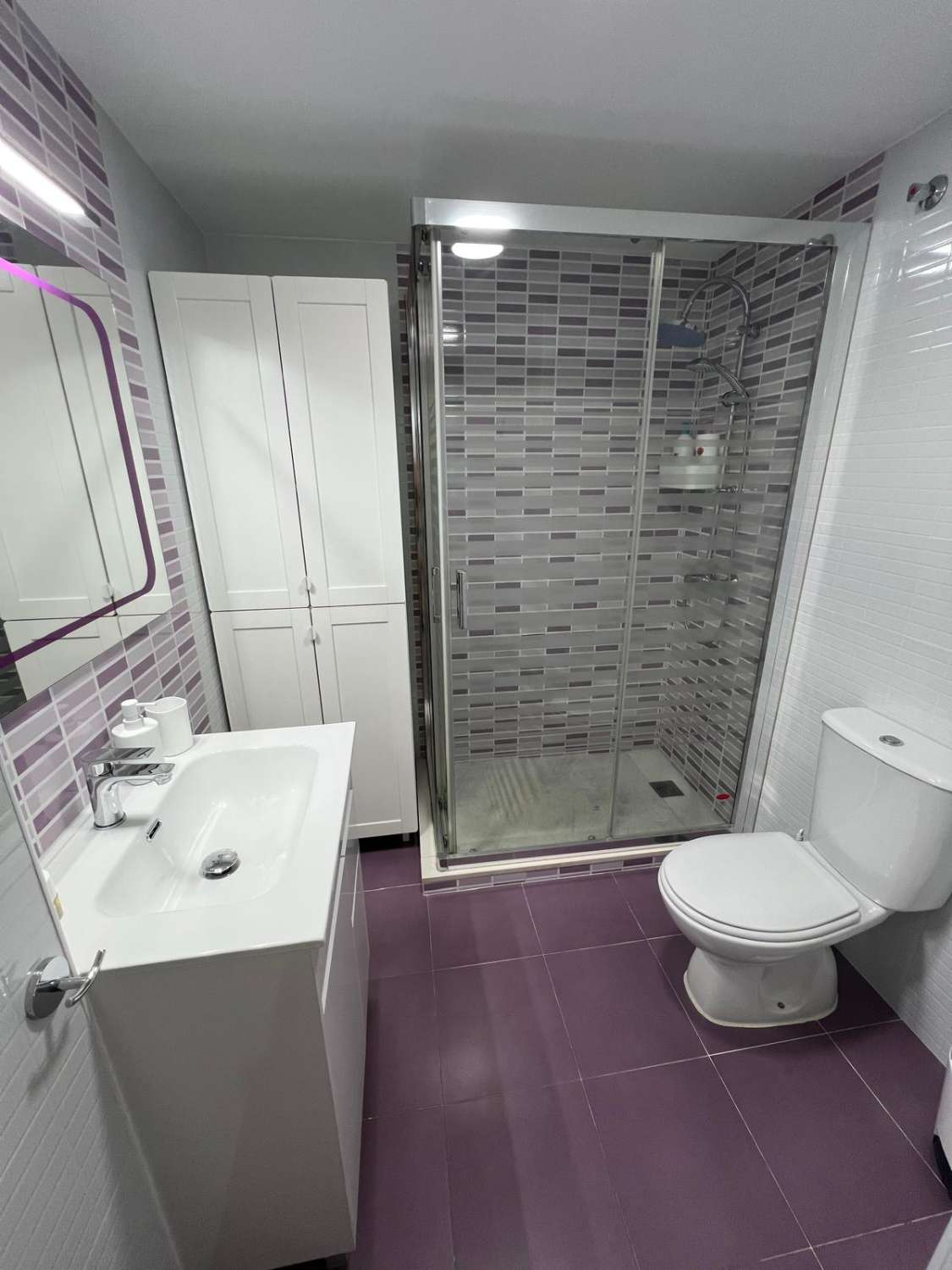 Media Temporada .Se alquila desde  01/09/2026 hasta 31/05/ 2027 bonito apartamento en  2ª línea deplaya en Benalmadena Costa