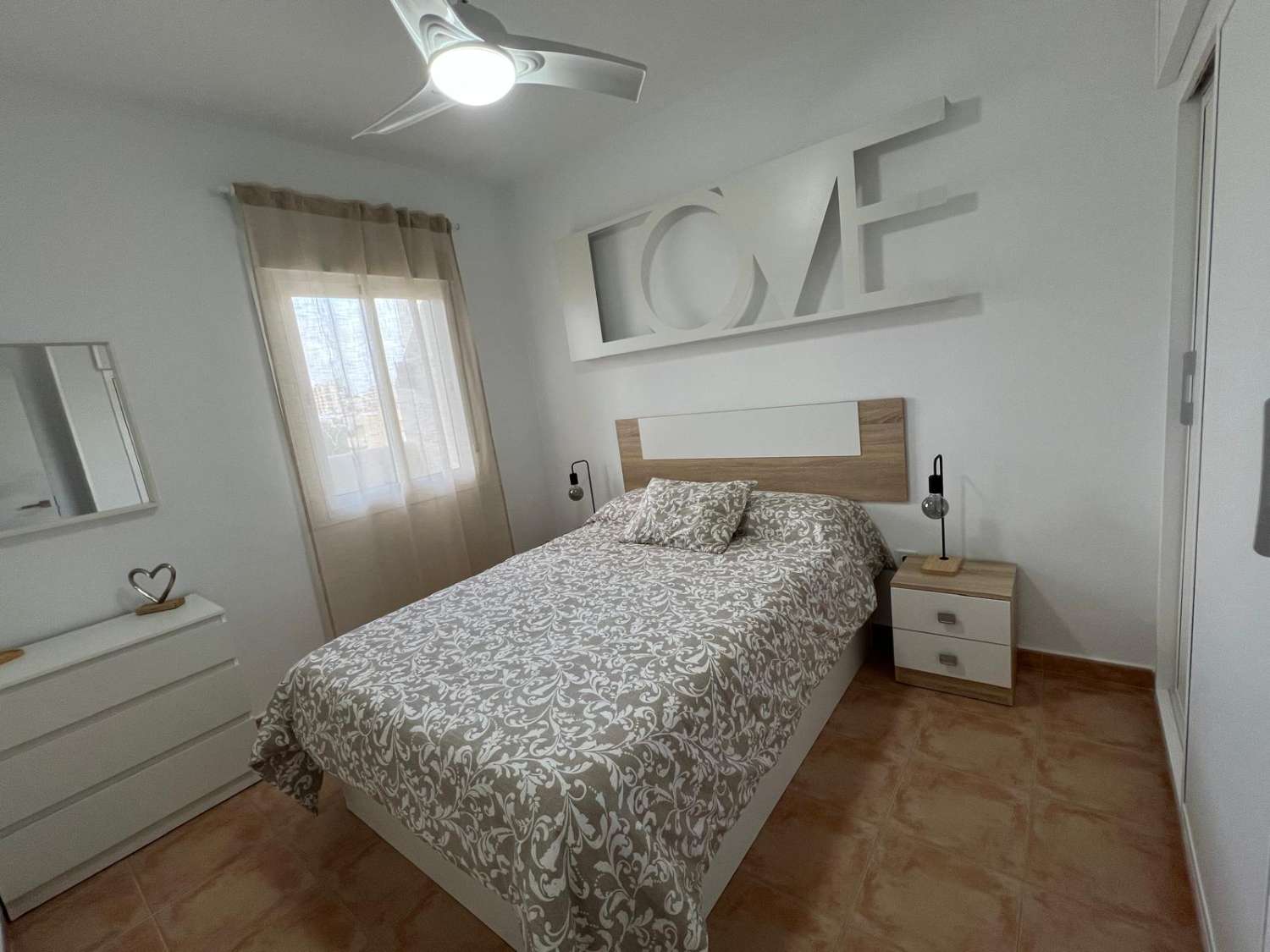 Media Temporada .Se alquila desde  01/09/2026 hasta 31/05/ 2027 bonito apartamento en  2ª línea deplaya en Benalmadena Costa