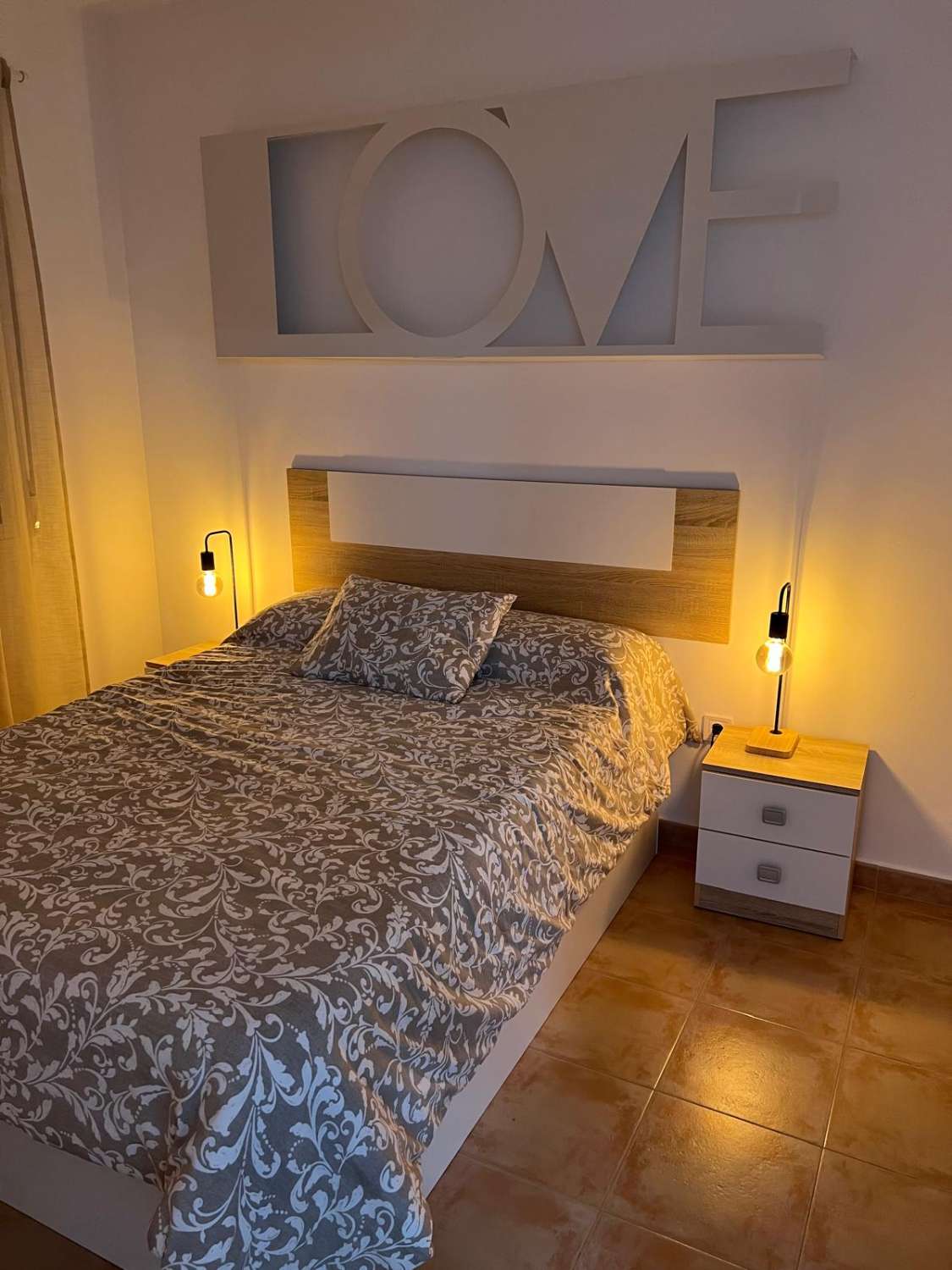 Media Temporada .Se alquila desde  01/09/2026 hasta 31/05/ 2027 bonito apartamento en  2ª línea deplaya en Benalmadena Costa