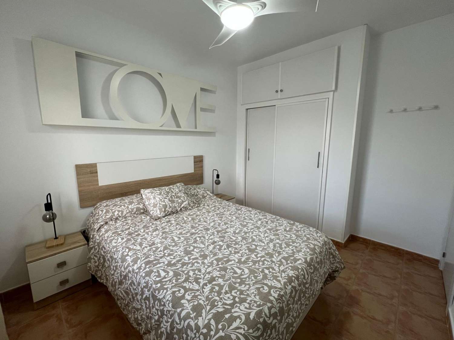Media Temporada .Se alquila desde  01/09/2026 hasta 31/05/ 2027 bonito apartamento en  2ª línea deplaya en Benalmadena Costa