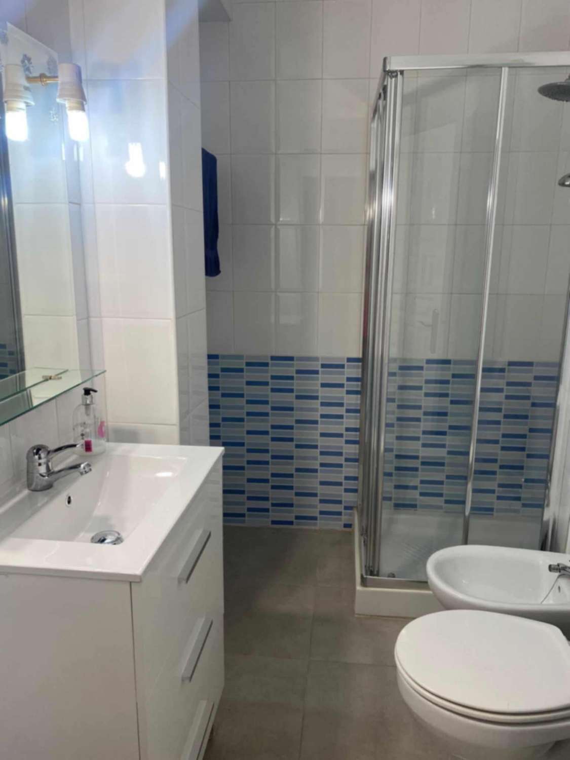Media Temporada . Se alquila desde  1.9.26-30.6.27 bonito apartamento con vistas al mar en Torremolinos