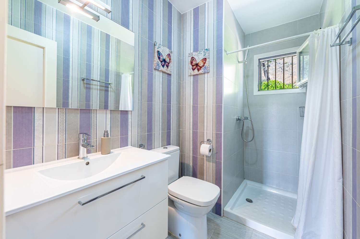 LOCATION À LONG TERME À PARTIR DU 15.10.26 BEL APPARTEMENT AU BORD DE LA MER DANS LE QUARTIER DE CHAPARRAL (MIJAS COSTA)