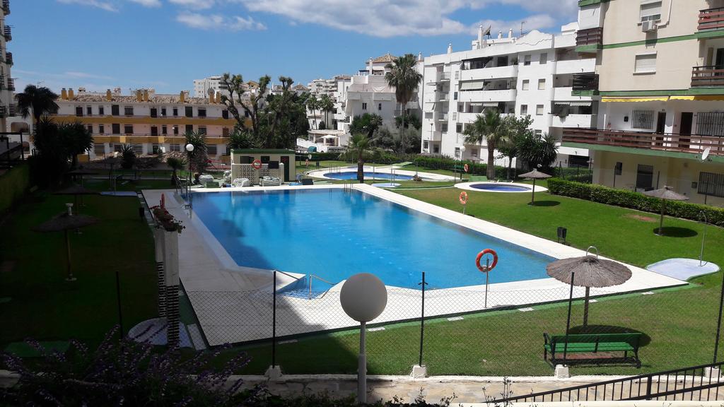 À LOUER DU 1.9.26 AU 15.6.27 BEL APPARTEMENT À 100 MÈTRES DE LA PLAGE À BENALMADENA